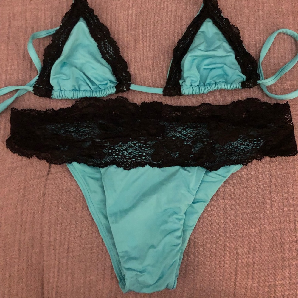 Beach bunny lace bikini set! Great condition